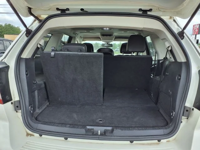 Used 2017 White Dodge Crossroad image 27