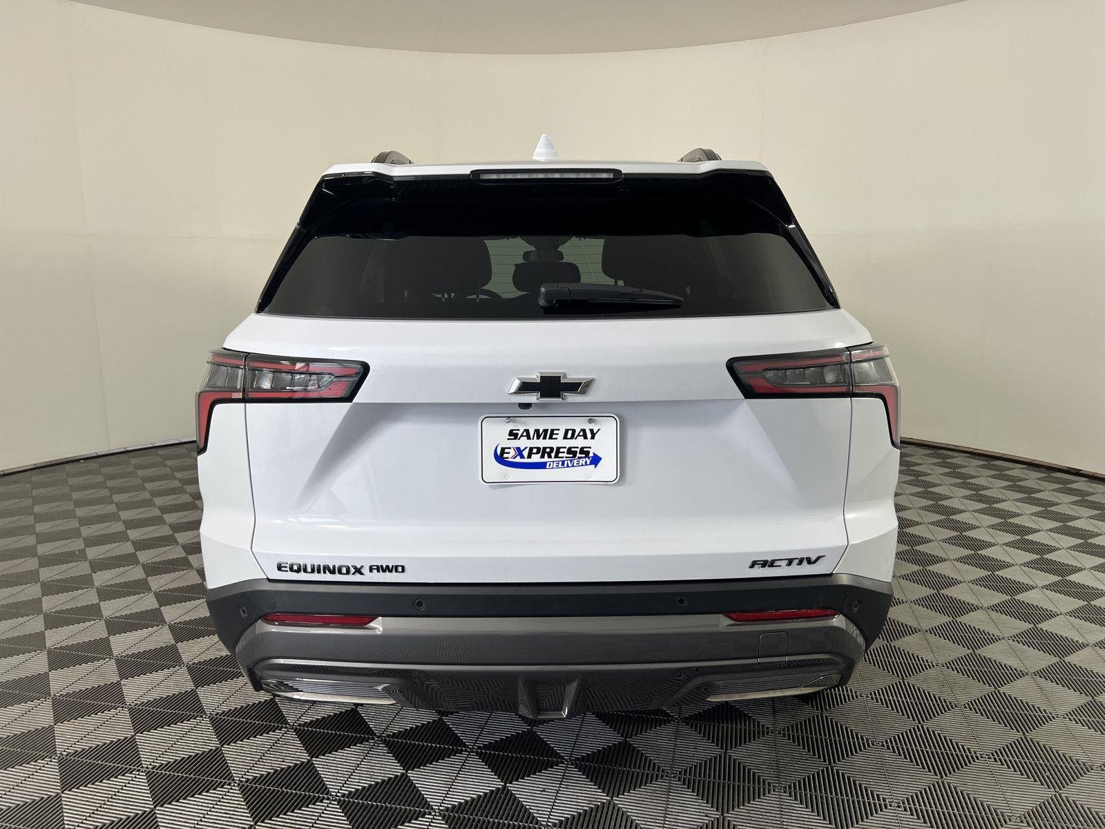 Used 2026 Polar White Tricoat Chevrolet AWD ACTIV image 26