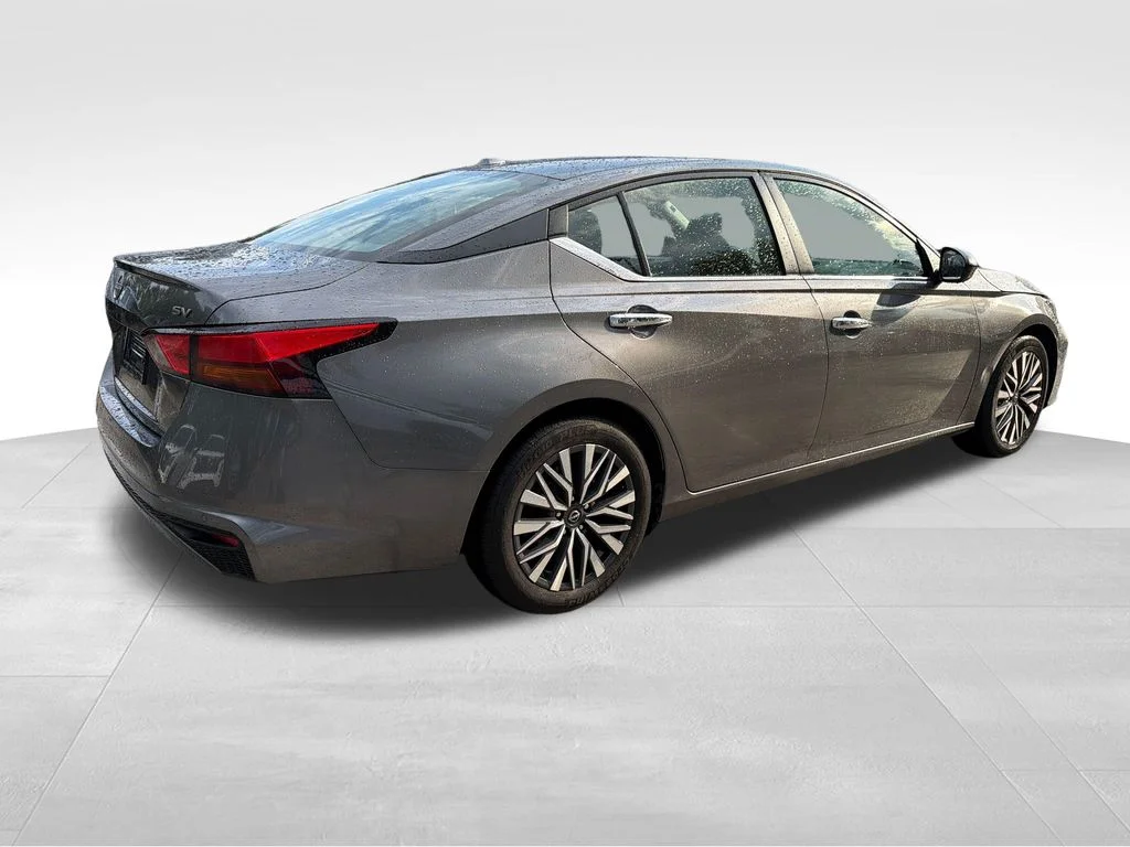 Used 2024 Gray Nissan 2.5 SV image 7