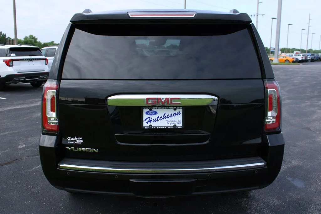Used 2017 Onyx Black GMC Denali image 9