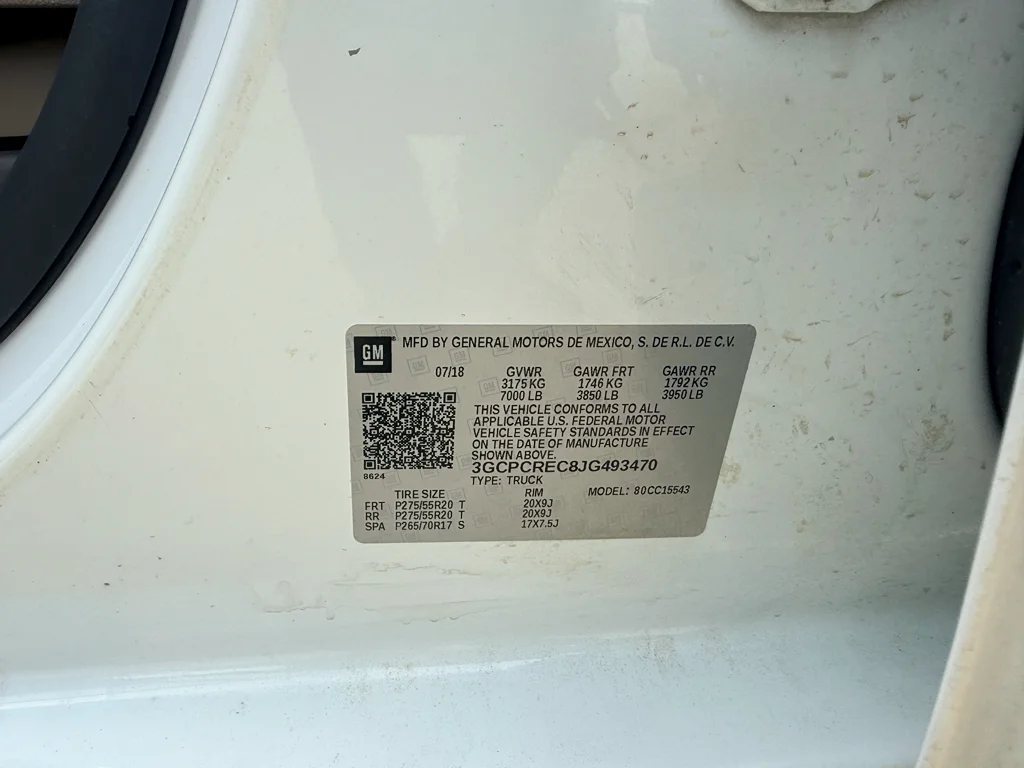 Used 2018 Summit White Chevrolet LT image 30