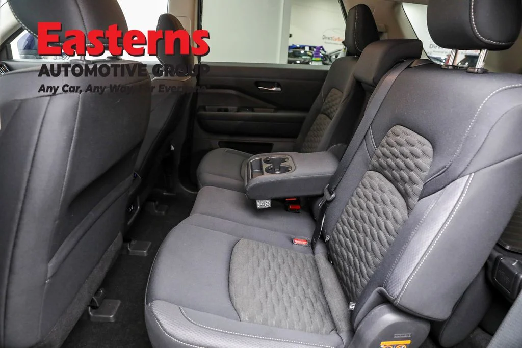 Used 2022 Blue Nissan S image 21