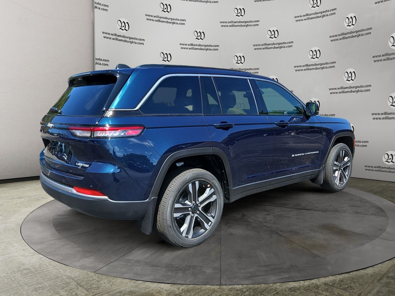 New 2027 Fathom Blue Pearlcoat Jeep Limited image 5