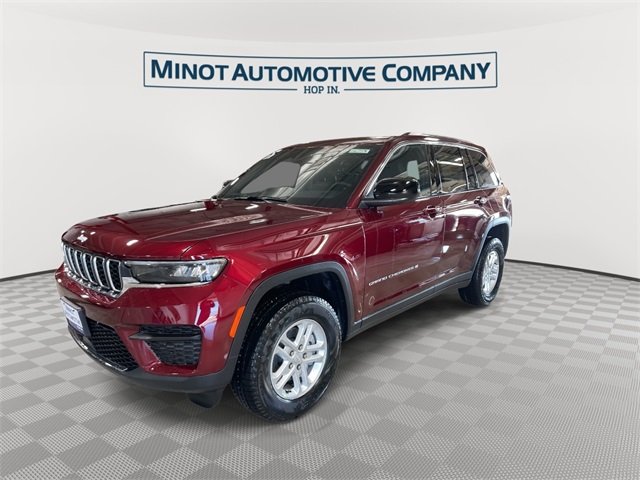 2025 Jeep Grand Cherokee Laredo photo 4