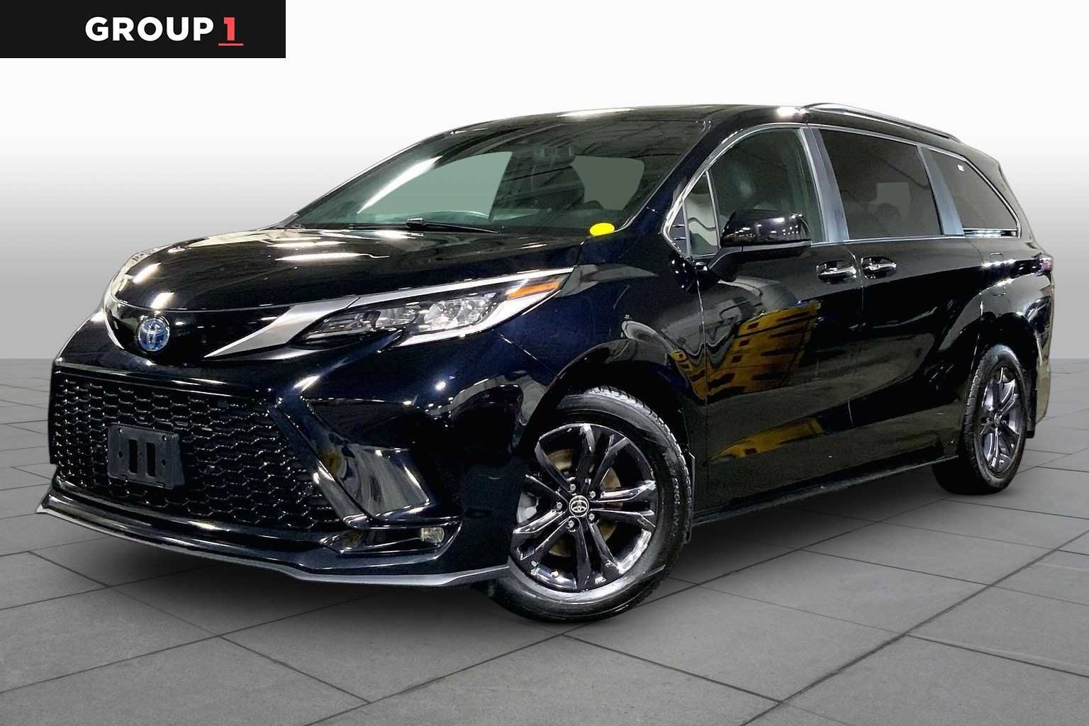2024 Toyota Sienna XSE 7-Passenger Hybrid AWD's photo
