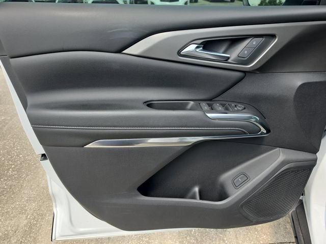 Used 2024 Summit White Chevrolet LT image 19
