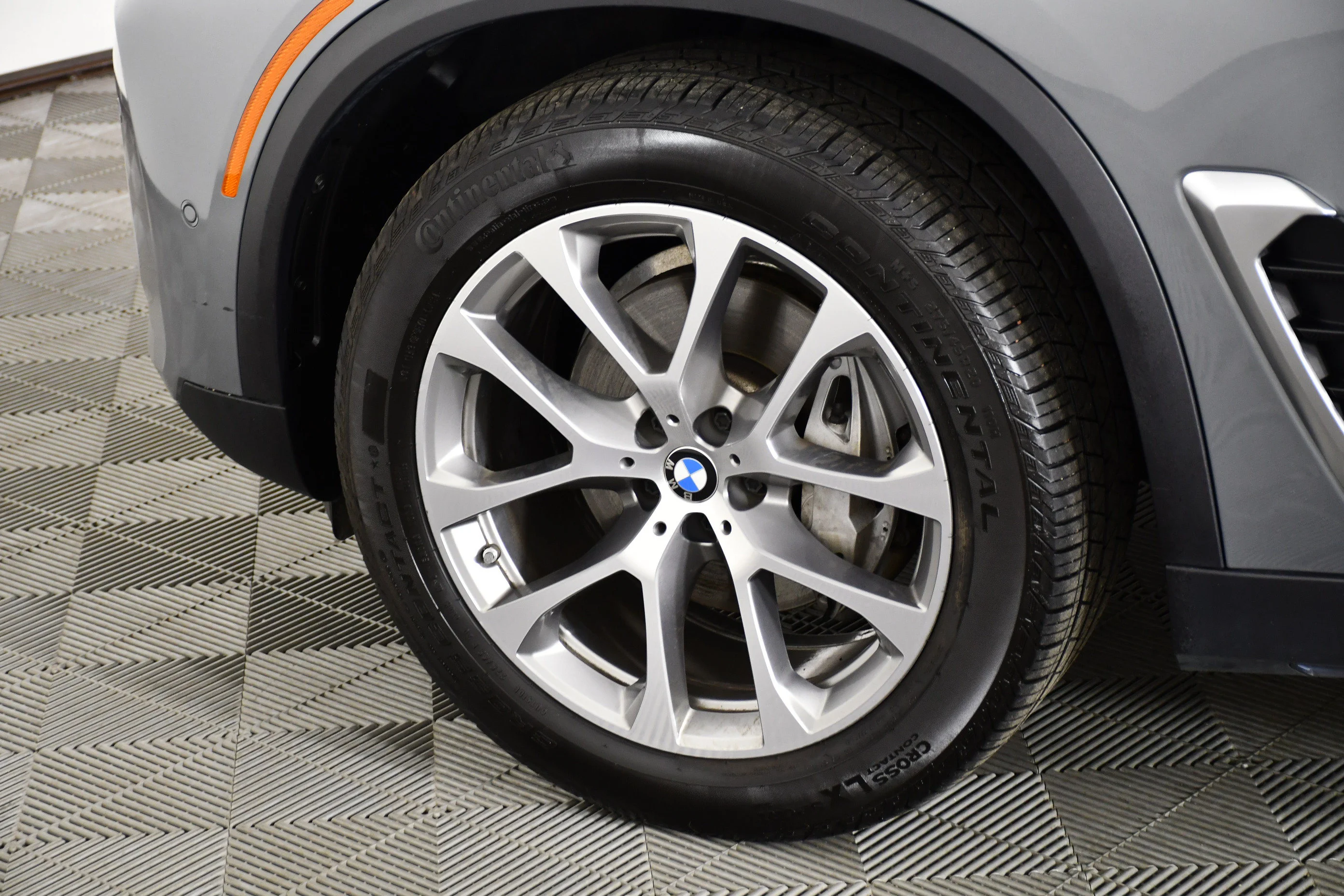 Used 2024 Skyscraper Grey Metallic BMW xDrive40i image 53
