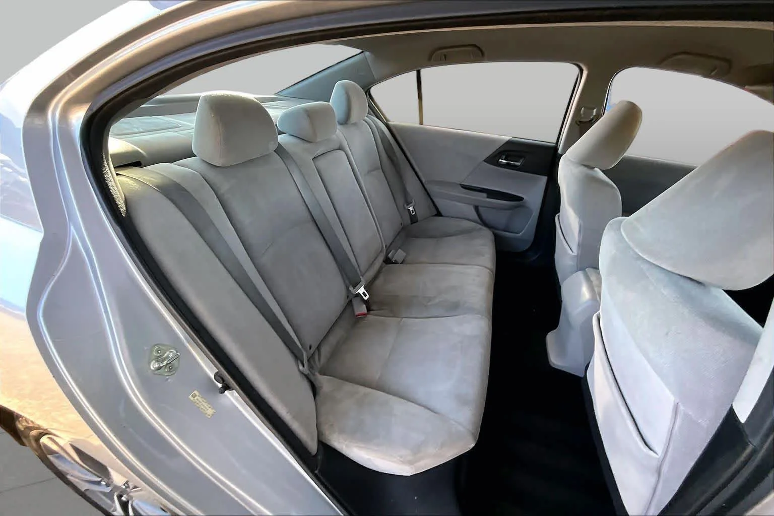 Used 2013 Alabaster Silver Metallic Honda LX image 18