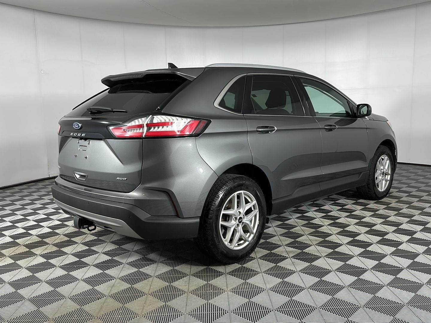 Used 2024 Carbonized Gray Ford SEL image 13