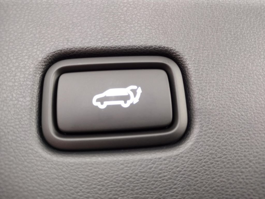 Used 2026 White Hyundai Limited image 19