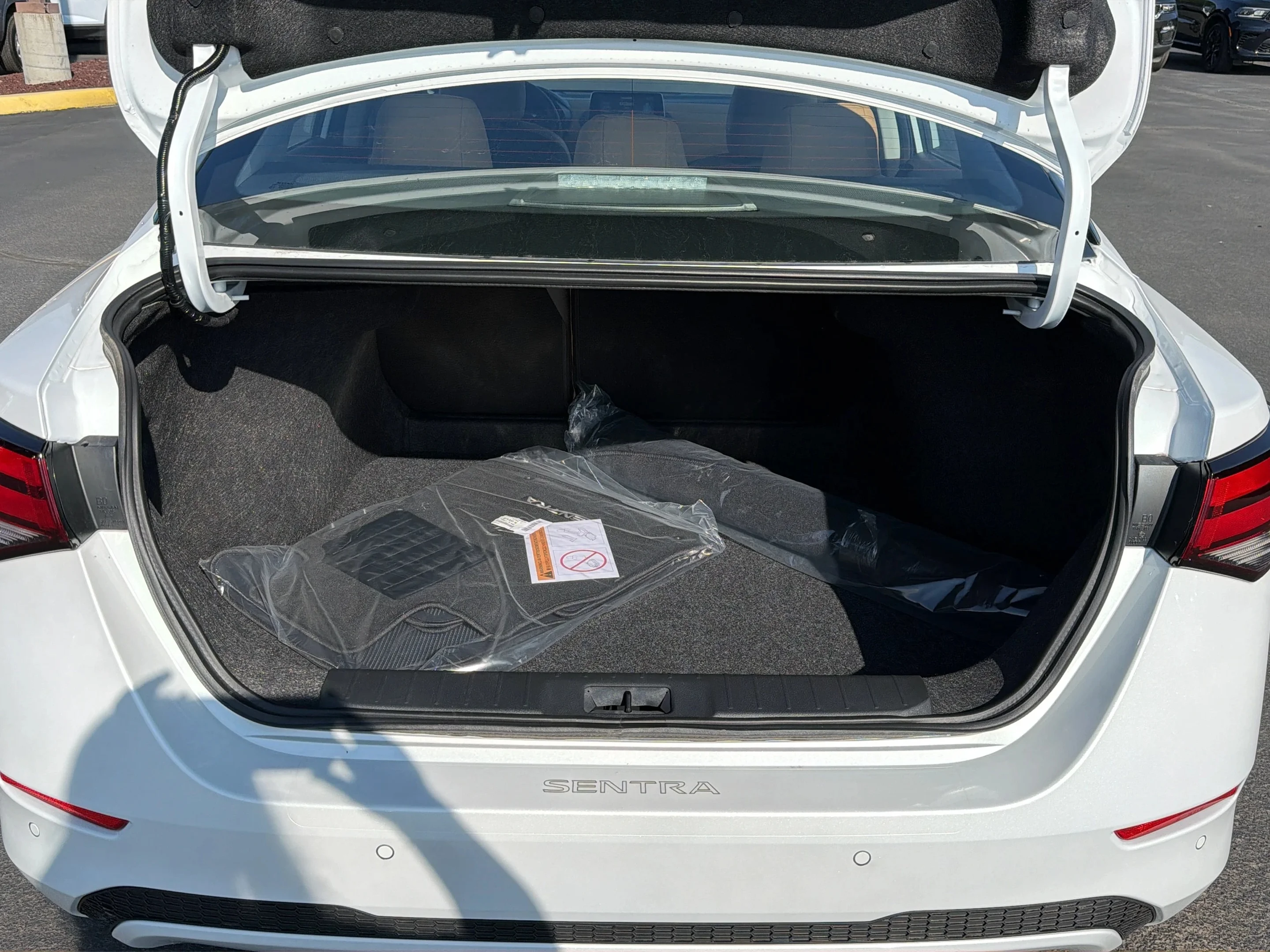 2025 Nissan Sentra SV - Photo 9