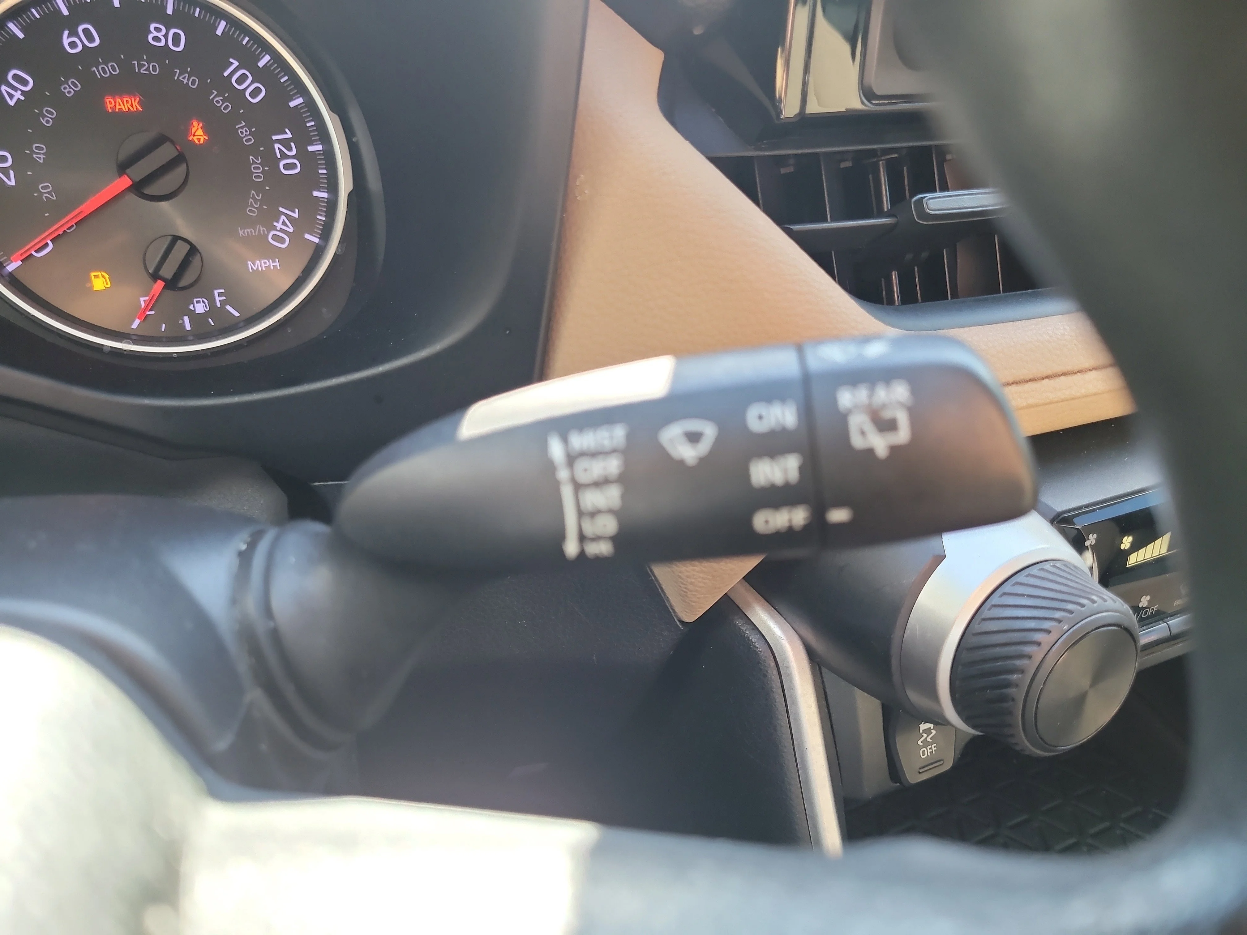 Used 2020 Pearl Toyota LE image 28