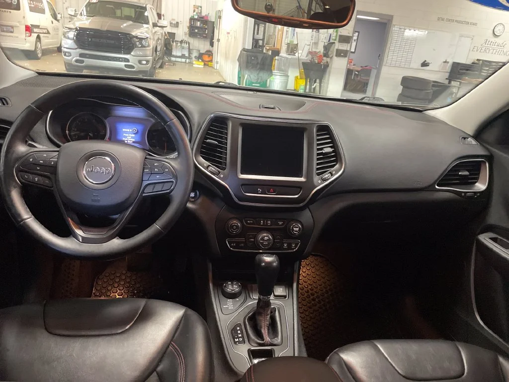 Used 2019 Beige Jeep Trailhawk image 19