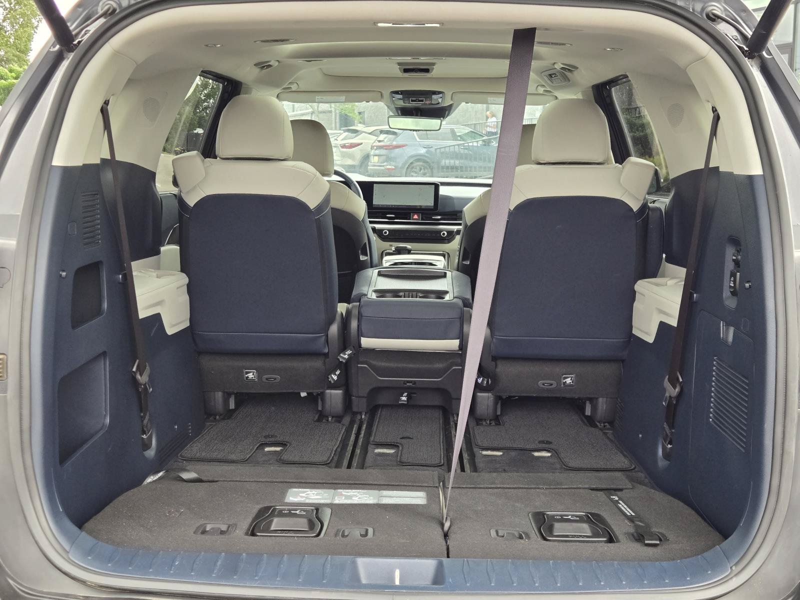 2025 Kia Carnival SX Prestige - Photo 12
