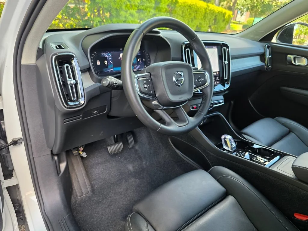 Used 2026  Volvo Plus image 11