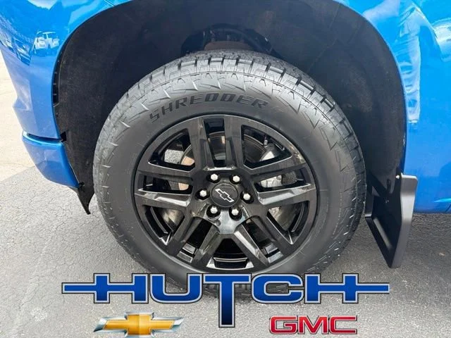 Used 2023 Glacier Blue Metallic Chevrolet Custom image 9