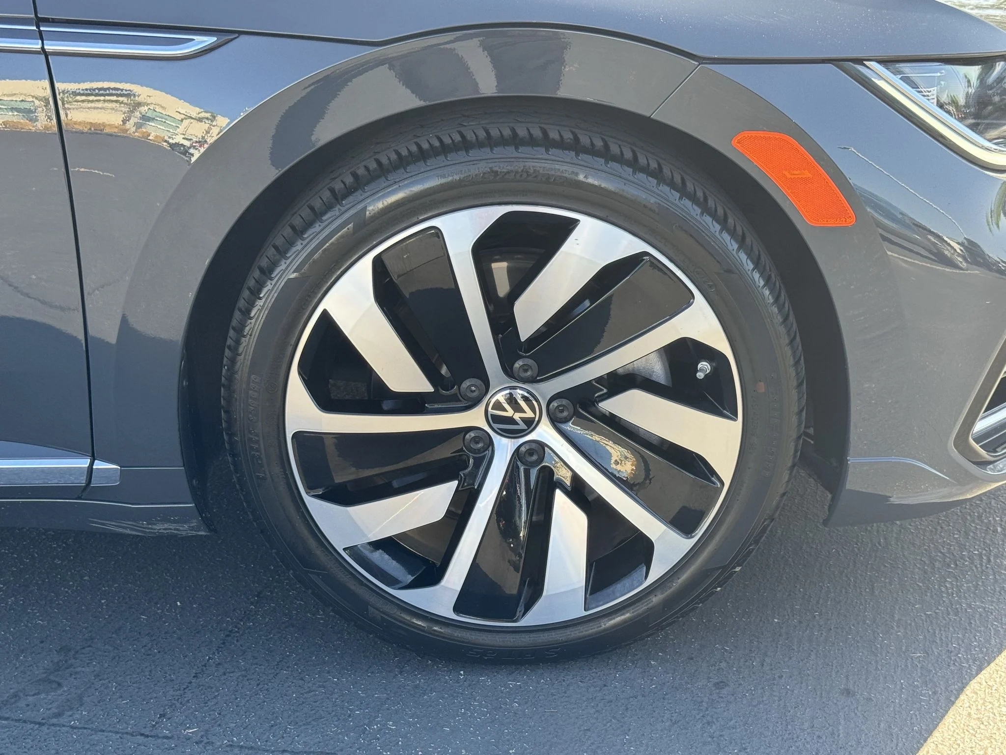 Used 2021 Urano Gray Volkswagen SEL R-Line image 10