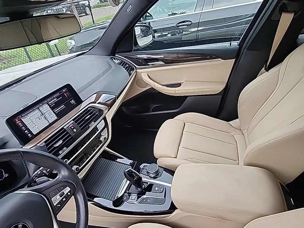 Used 2021 Alpine White BMW sDrive30i image 6