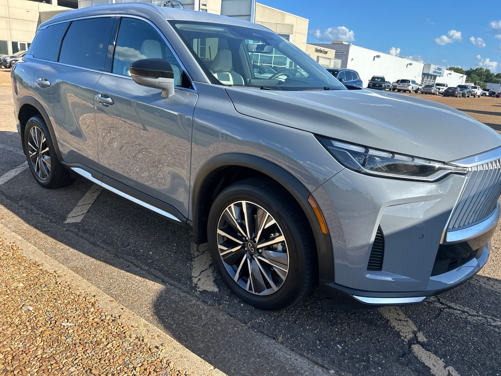 Certified Used 2026 Gray INFINITI LUXE image 9