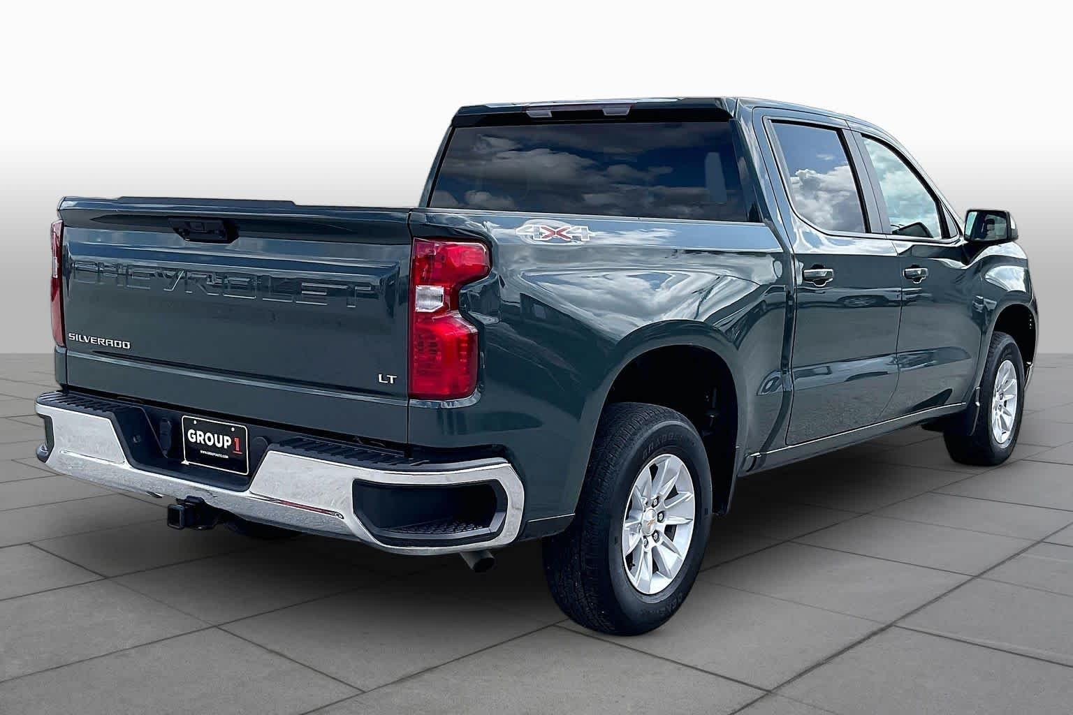 Used 2025 Cypress Gray Chevrolet LT image 12