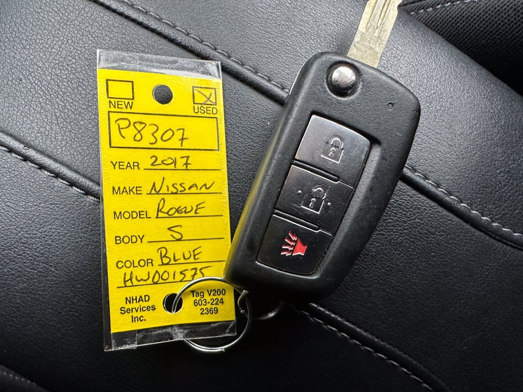Used 2017 Blue Nissan S image 13