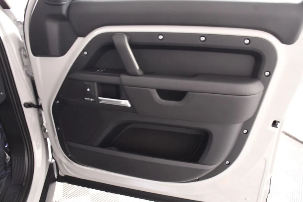 New 2026 Borasco Grey Land Rover X-Dynamic SE image 17