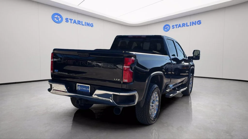 2025 Chevrolet Silverado 3500HD LTZ - Photo 8