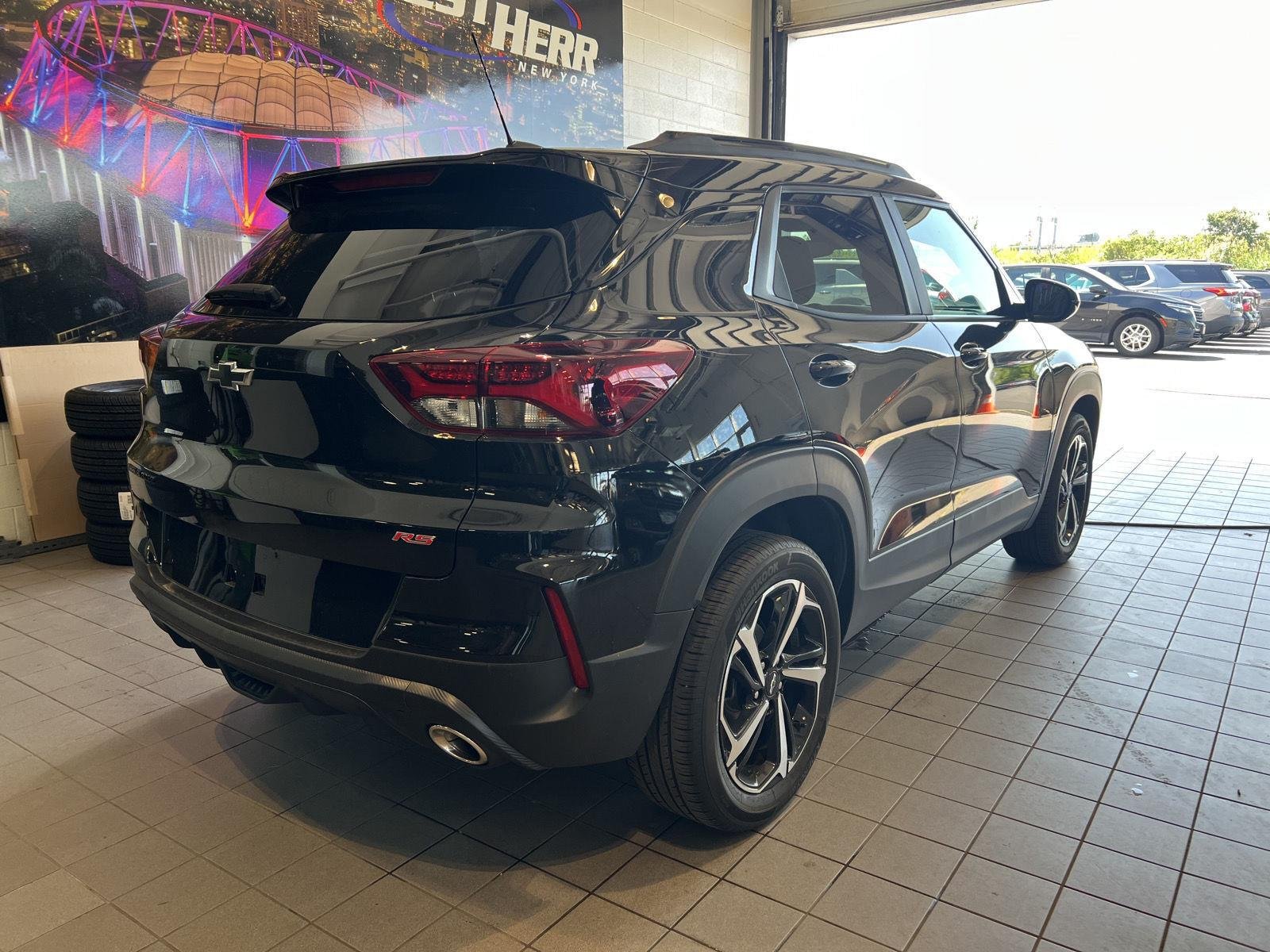 Used 2023 Mosaic Black Metallic Chevrolet RS image 11