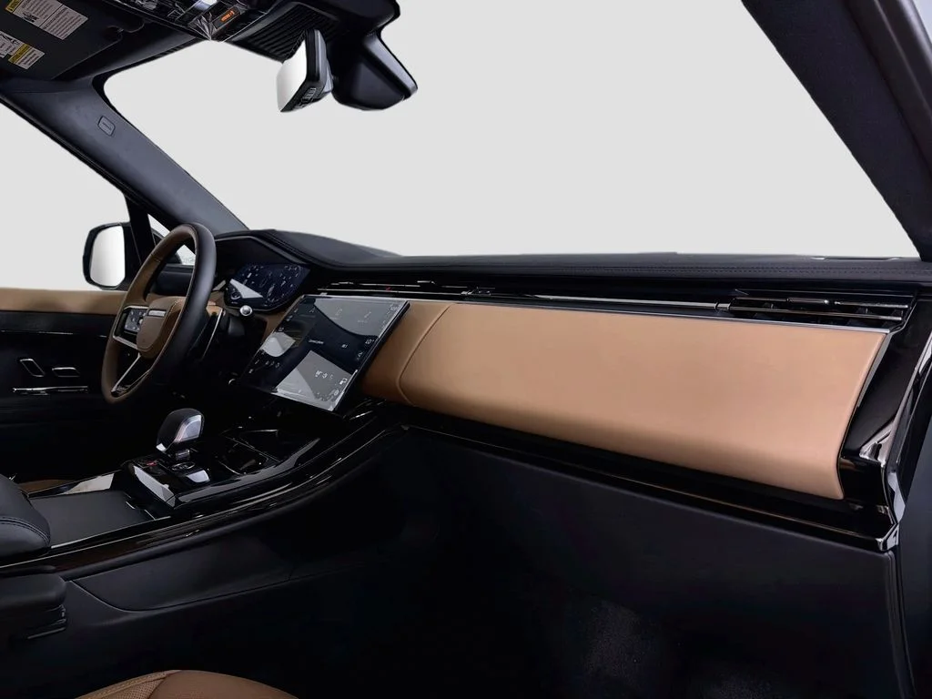 New 2026 Fuji White Land Rover Dynamic SE image 31