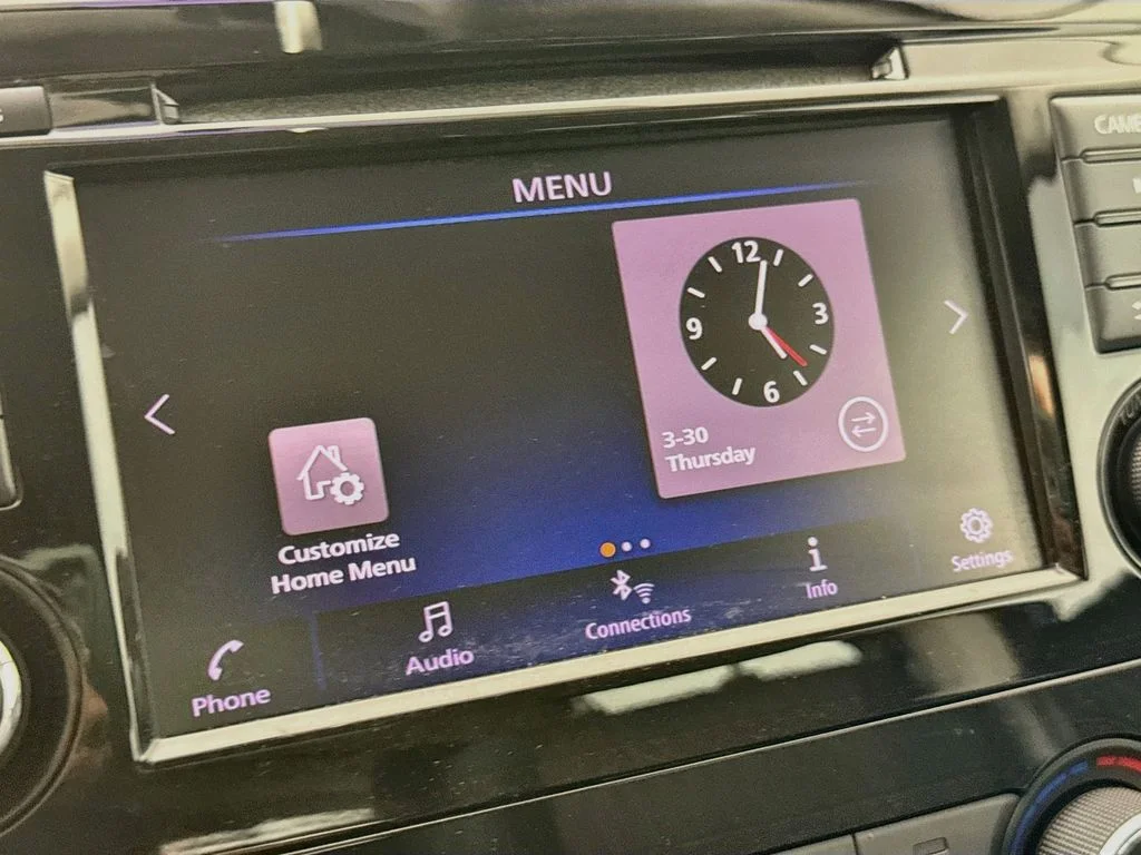 Used 2018 Blue Nissan S image 15