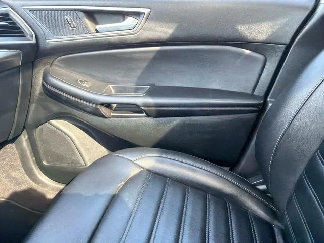 Used 2022 Red Ford SEL image 24