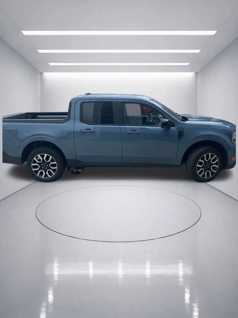 Used 2024 Azure Gray Metallic Tri-Coat Ford Lariat image 5