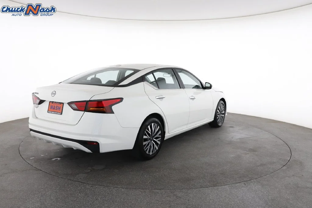 2025 Nissan Altima SV - Photo 12