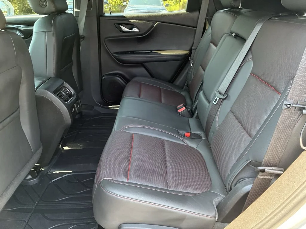 Used 2020 IRIDESCENT PEARL TRICOAT Chevrolet RS image 16