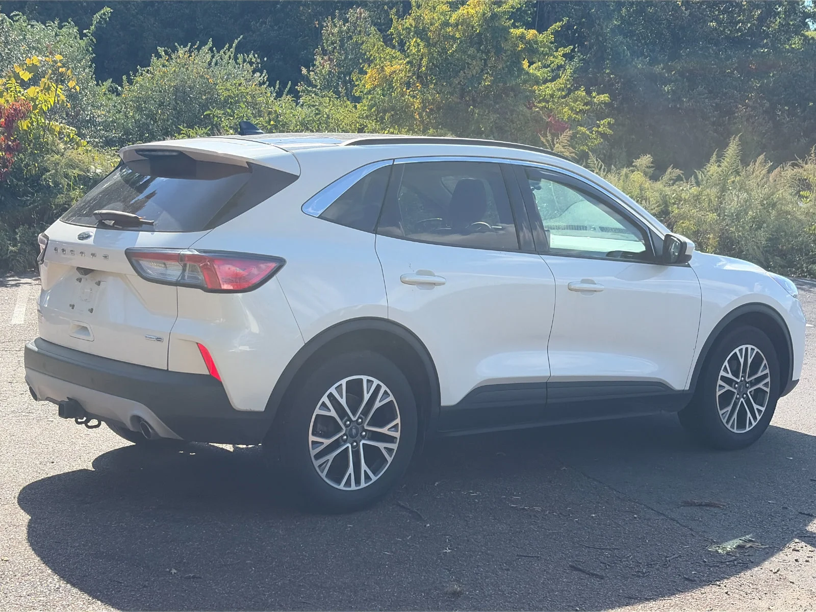 Used 2020 White Metallic Ford SEL image 5