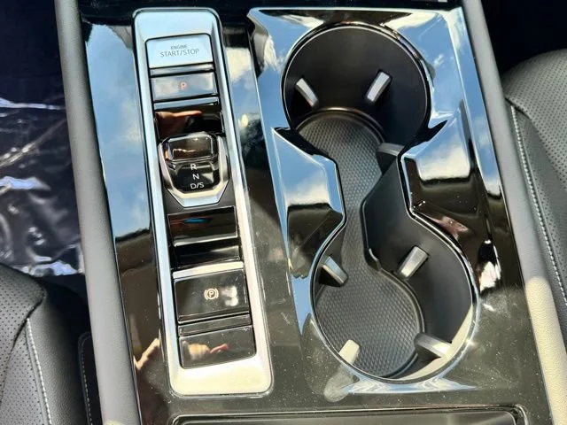 2026 Volkswagen Atlas SE w/Tech - Photo 21