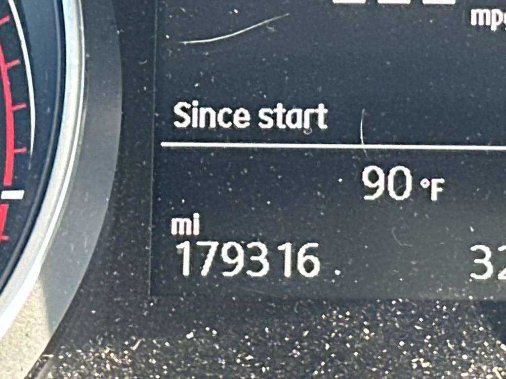 Used 2015  Volkswagen TSI SE 4-Door image 29