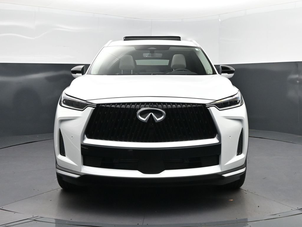New 2027 RADIANT WHITE INFINITI Luxe FWD image 10
