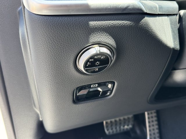 Certified Used 2025 Polar White Mercedes-Benz GLC 300 image 18