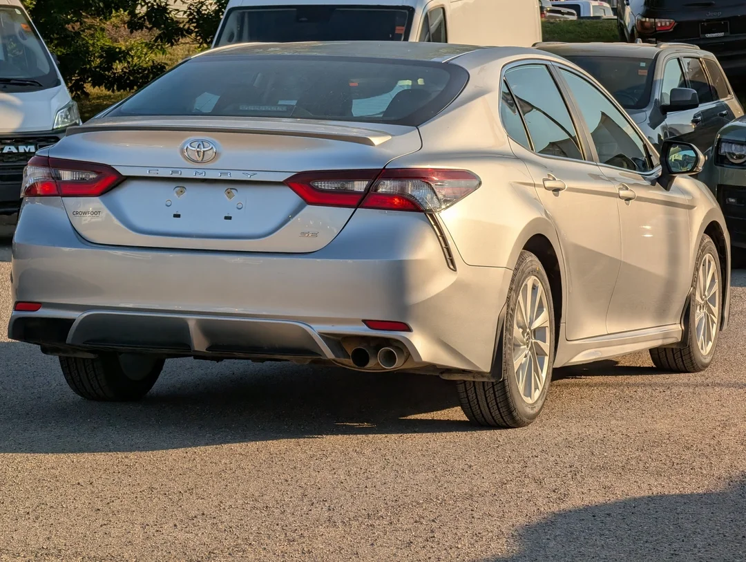 Certified Used 2024 Silver Toyota SE - - FWD - Heated Seats & Wheel - 7 Touchscreen - Apple CarPlay - Android Auto & More! image 8