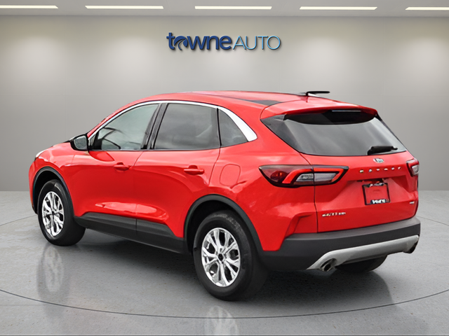 Used 2024 Red Ford Active image 3