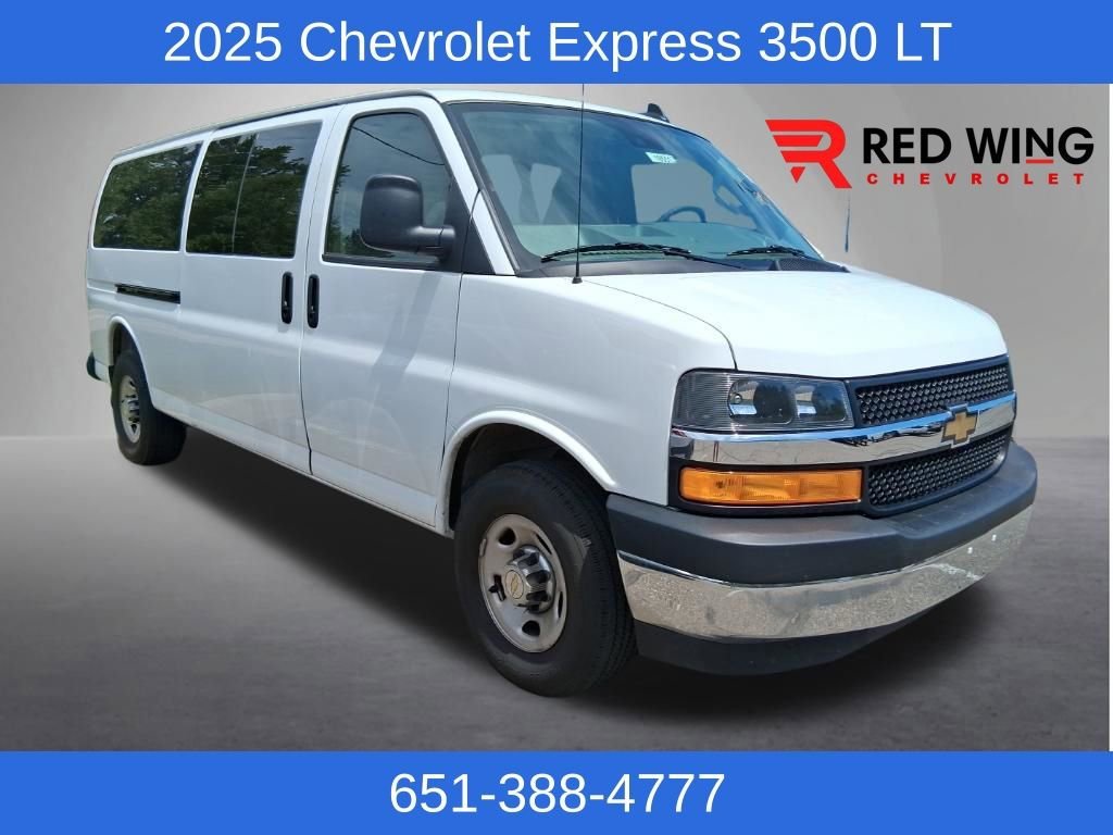 2025 Chevrolet Express 3500 LT Extended's photo
