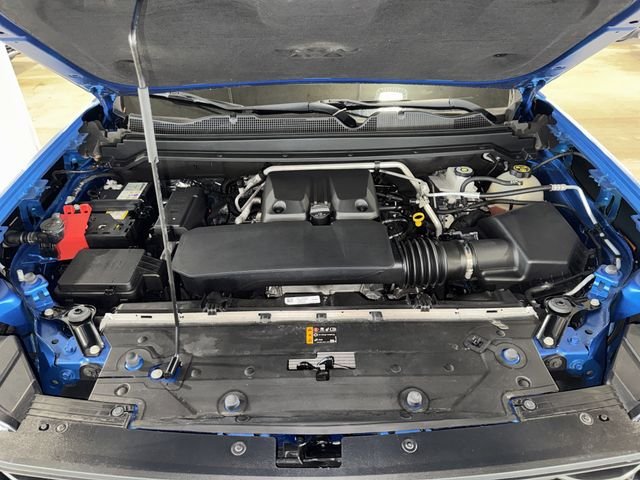 Used 2023 Blue Metallic GMC Elevation image 34