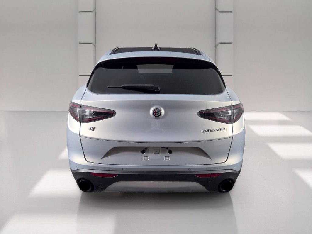Used 2024 Moonlight Gray Metallic Alfa Romeo Ti image 5