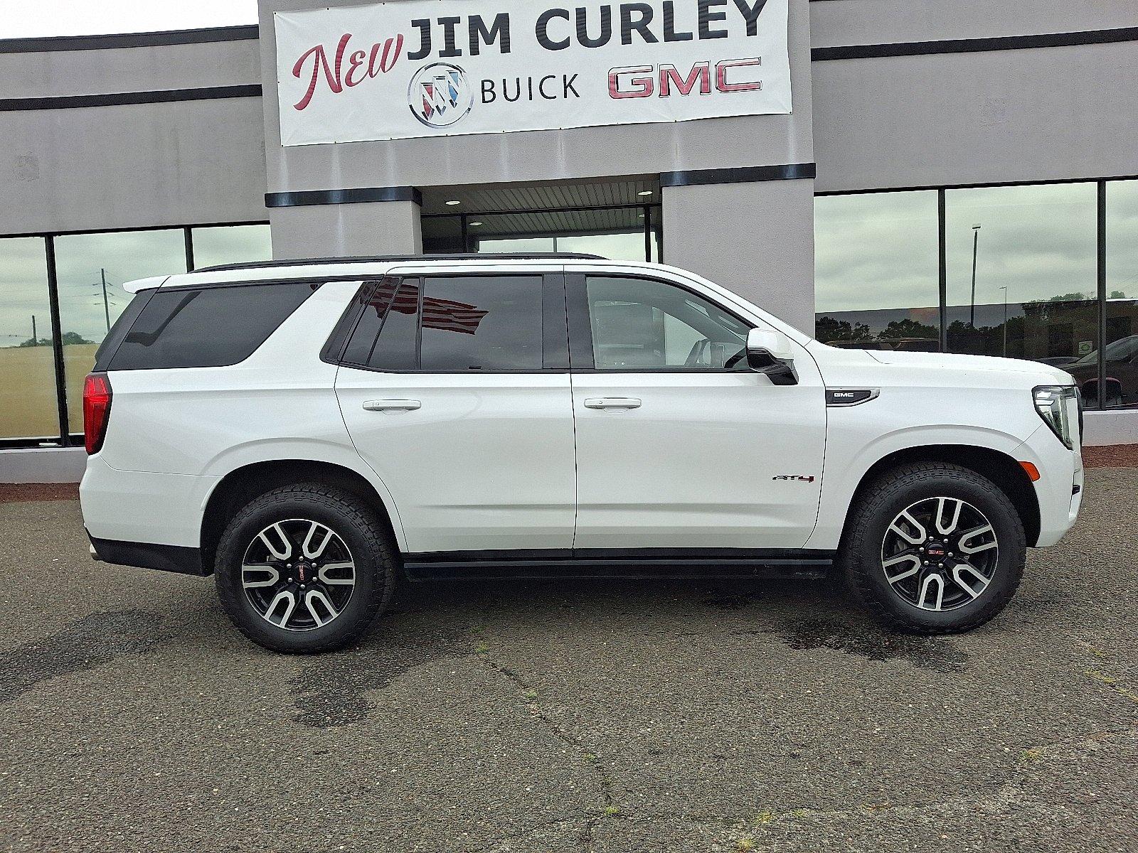 2023 GMC Yukon AT4 - Photo 8