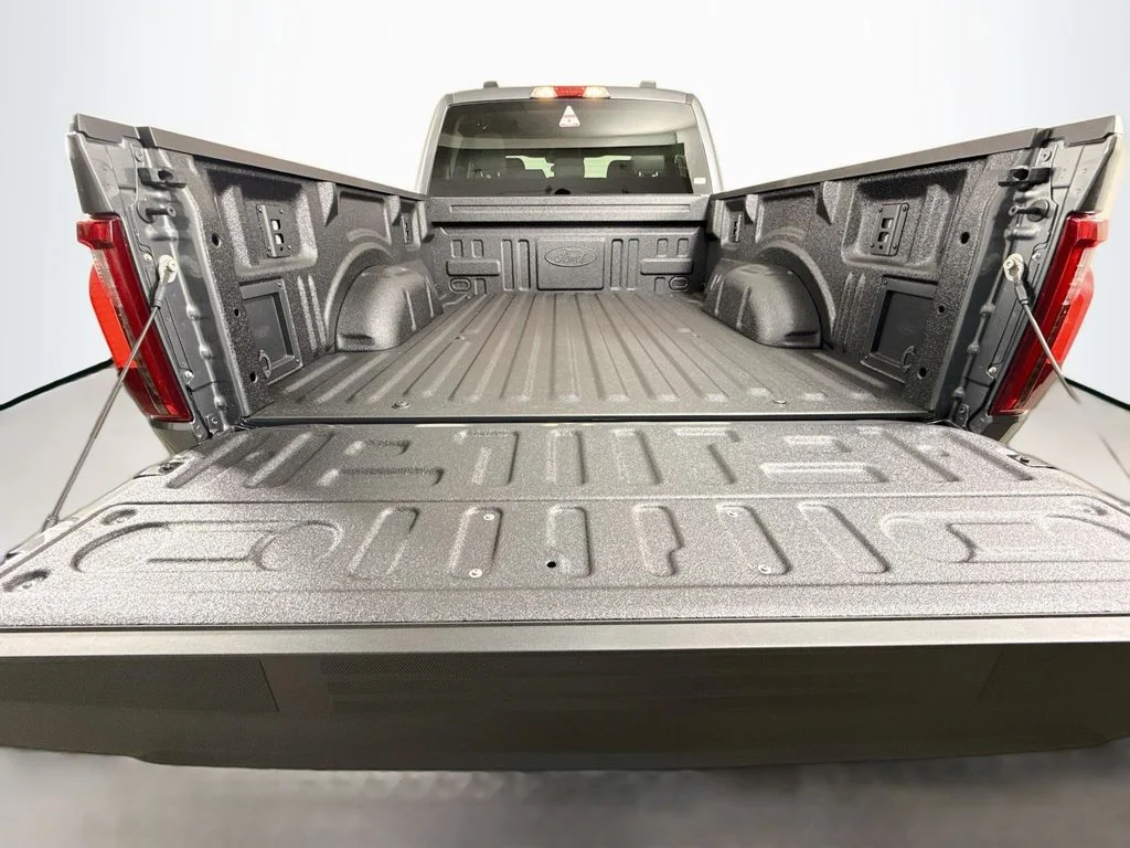 New 2026 Carbonized Gray Metallic Ford XLT image 23