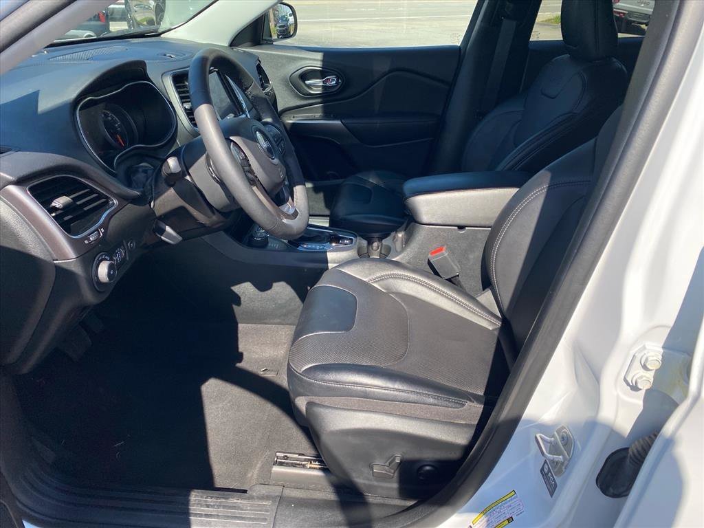 Used 2022 Bright White Clearcoat Jeep Limited image 9