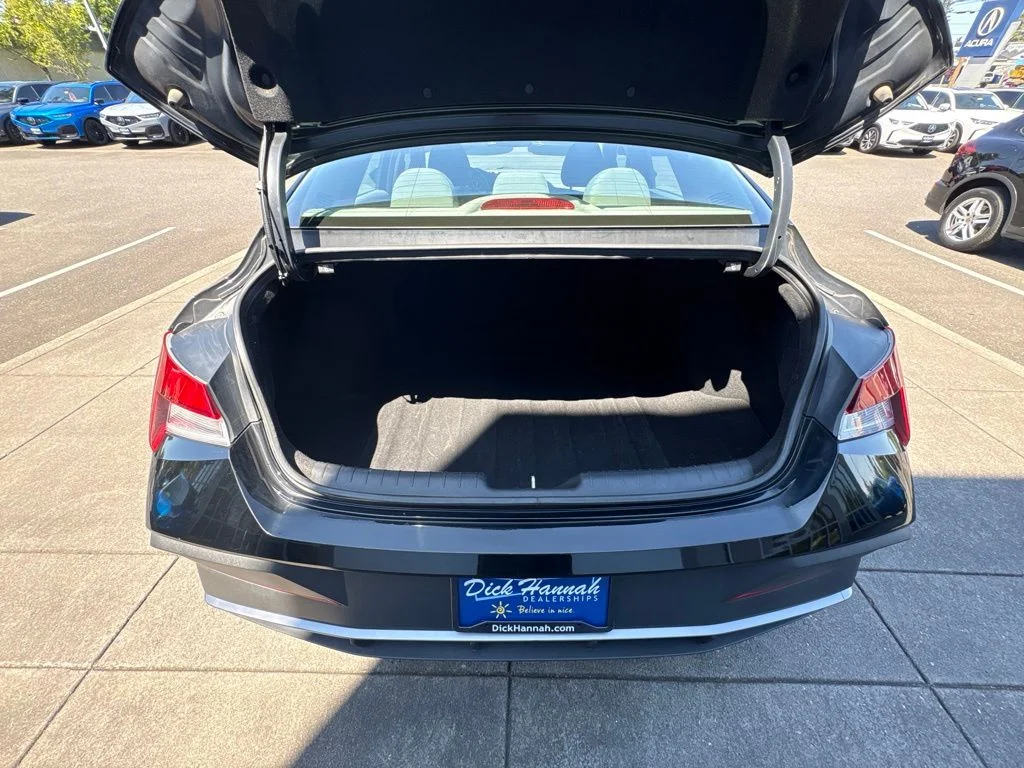Used 2024 Black Hyundai SEL image 27