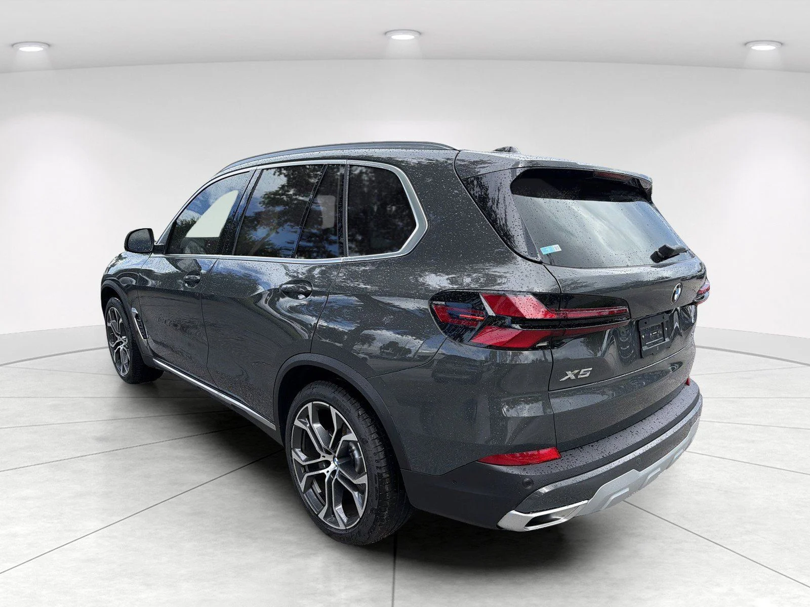 New 2026 Dravit Grey Metallic BMW sDrive40i image 6