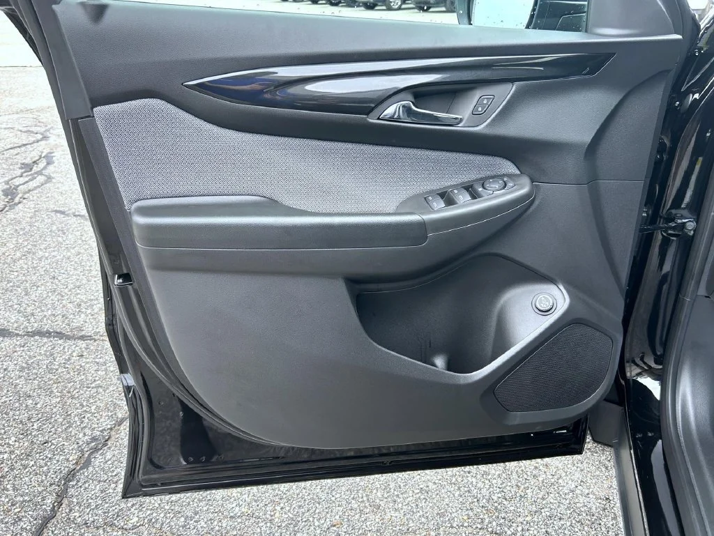 New 2026 Mosaic Black Metallic Chevrolet LT image 9